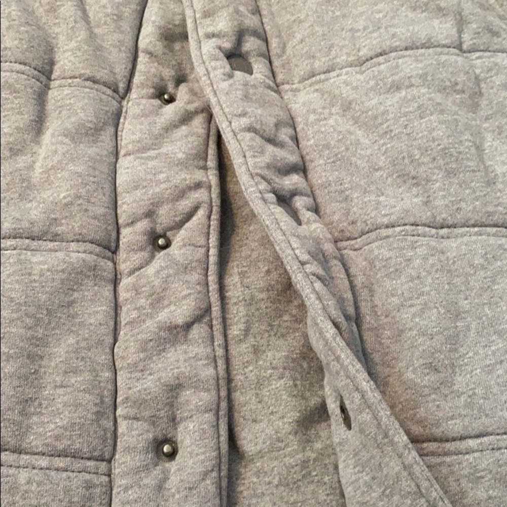 Vest - Picture 3 of 4